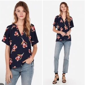 EXPRESS V-Neck Navy Floral Flutter Sleeve Top Blouse - Large